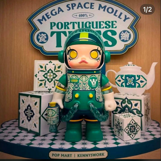 POP MART Macau MEGA SPACE MOLLY 400% Figures  - the box maybe not perfect