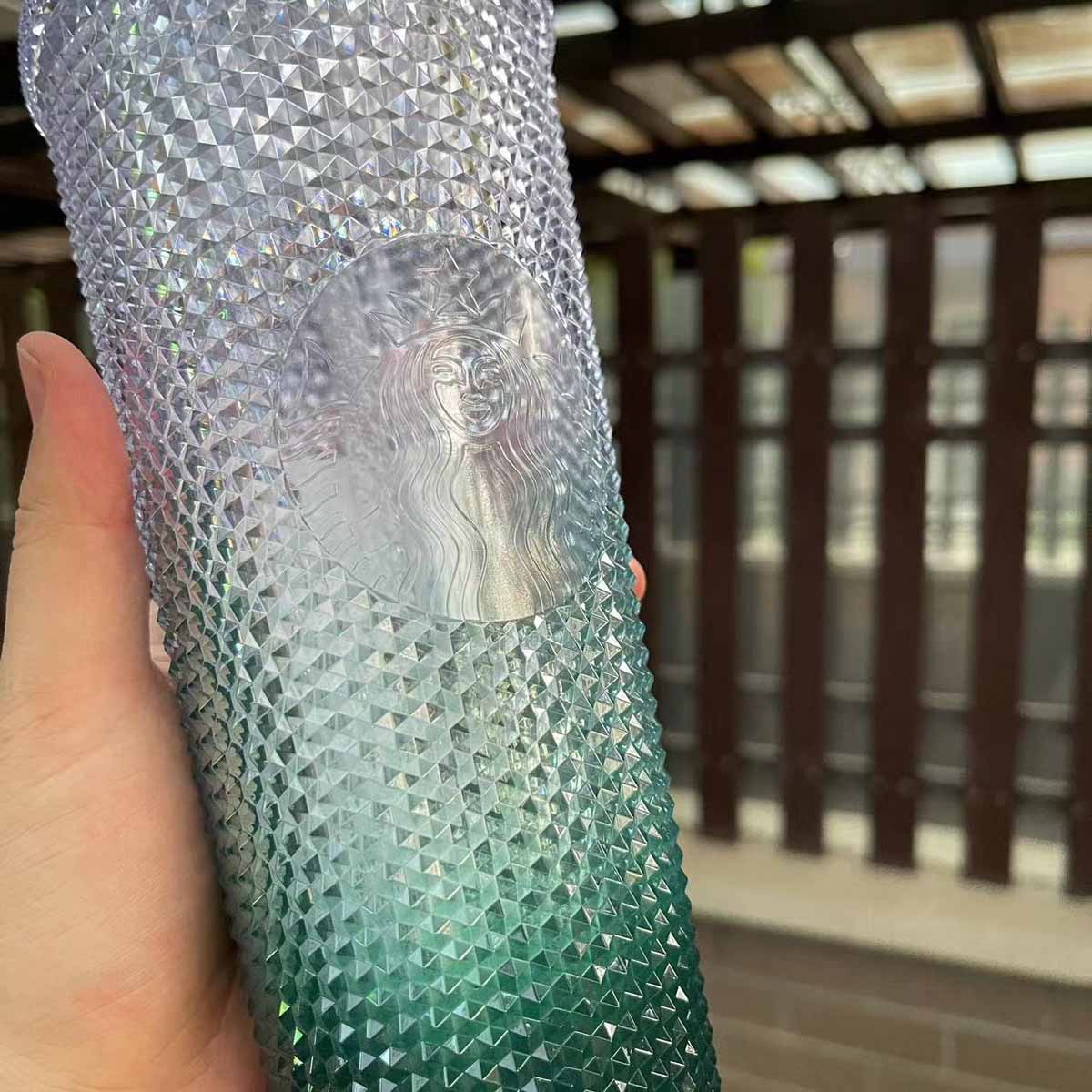 on sale Starbucks tumblers 2023 Taiwan ice green crown cold straw cup 24oz