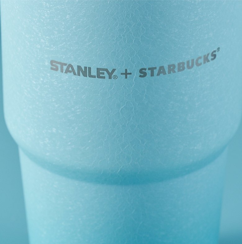 Starbucks China 2022 anniversary stanley ice crack gradient blue Stainless Steel Straw Cup 20.08 oz